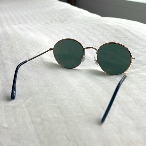 H&M sunnies - Picture 2 of 4